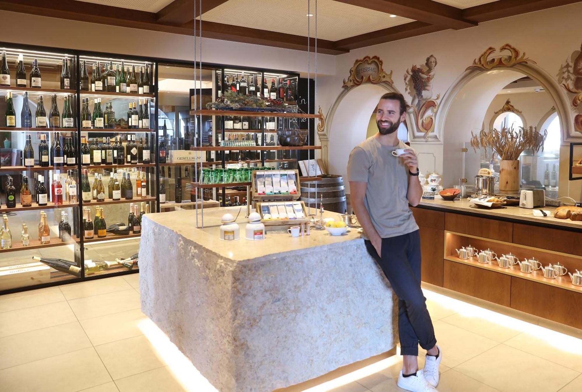 罗密尔霍夫酒店 上陶恩 外观 照片